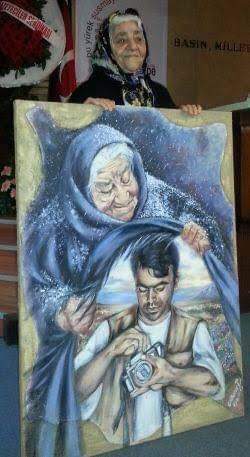 Çocuğunu kaybeden bir anne için yaşanan her yeni gün ilk gün gibidir. Bu acı hiç yaşlanmaz. Yas giysileri yıpranıp ağarsa da, yürek hep karanlıkta kalır.
Victor Hugo

#MetinGöktepeHep28Yaşında