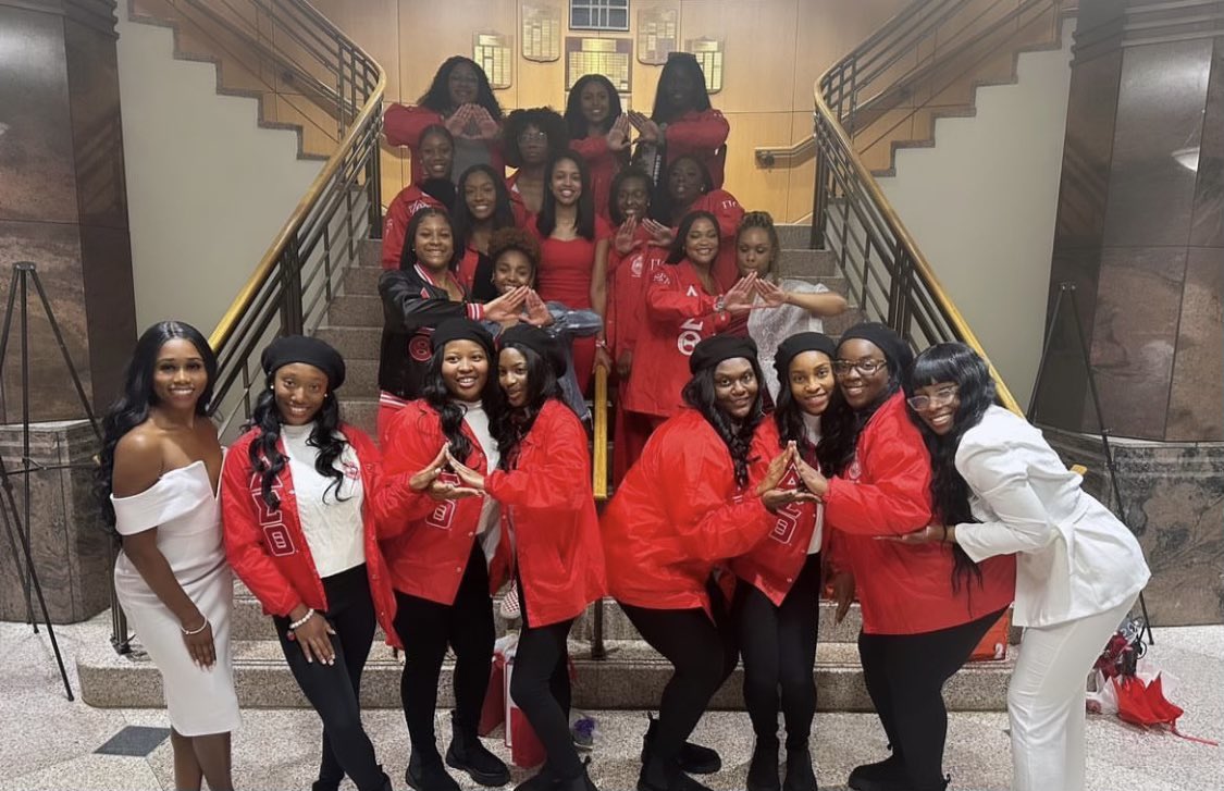 ohhthatslil_'s tweet image. #aoml #live5 #ilovemydst ❤️🔺❤️