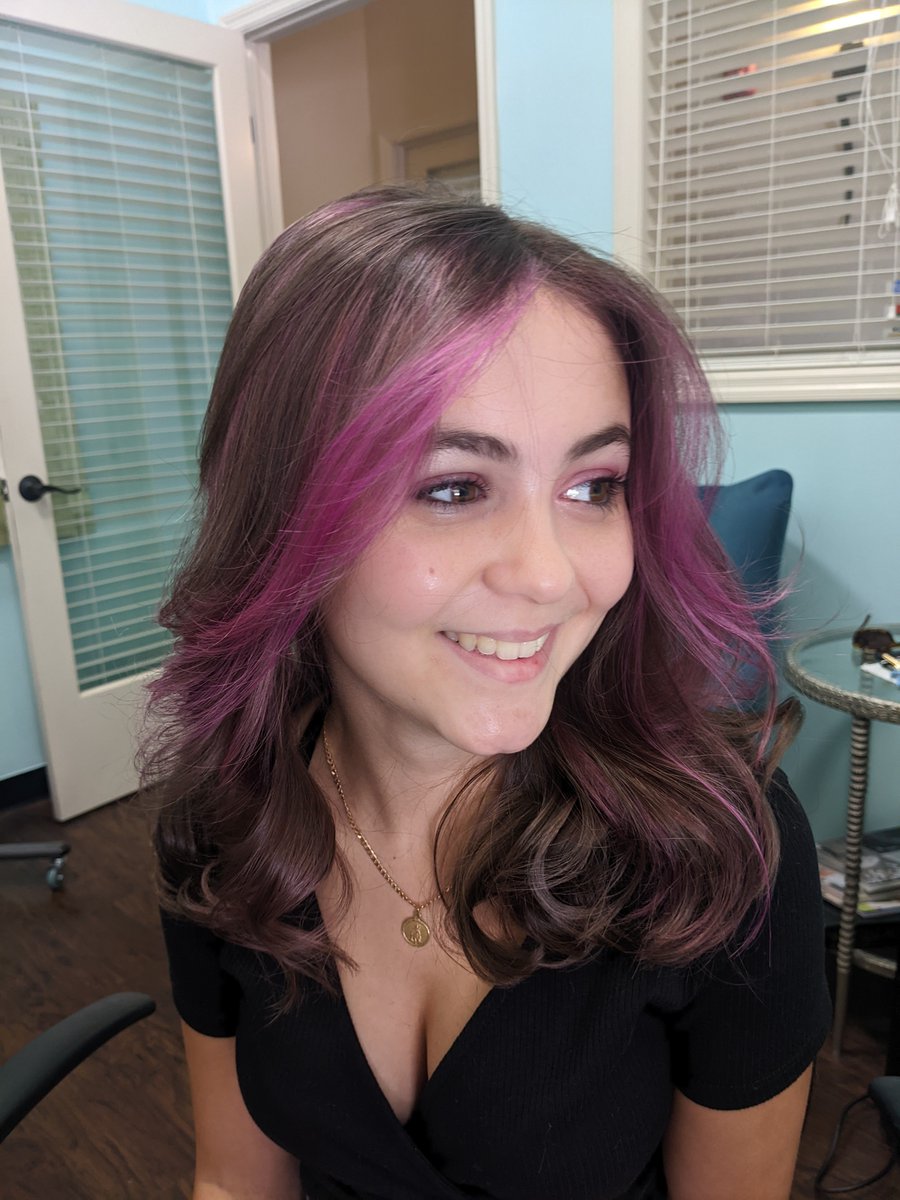 Feeling like a pink queen with some fun and flirty pink highlights! Let me help you feel confident and fabulous. 
-
#PalmBeachHair #HairSalonPalmBeach #PalmBeachHairstylist
#PalmBeachBeauty #HairColorPalmBeach #PalmBeachSpa
#PalmBeachGlam #HairExtensionsPalmBeach
#PalmBeach