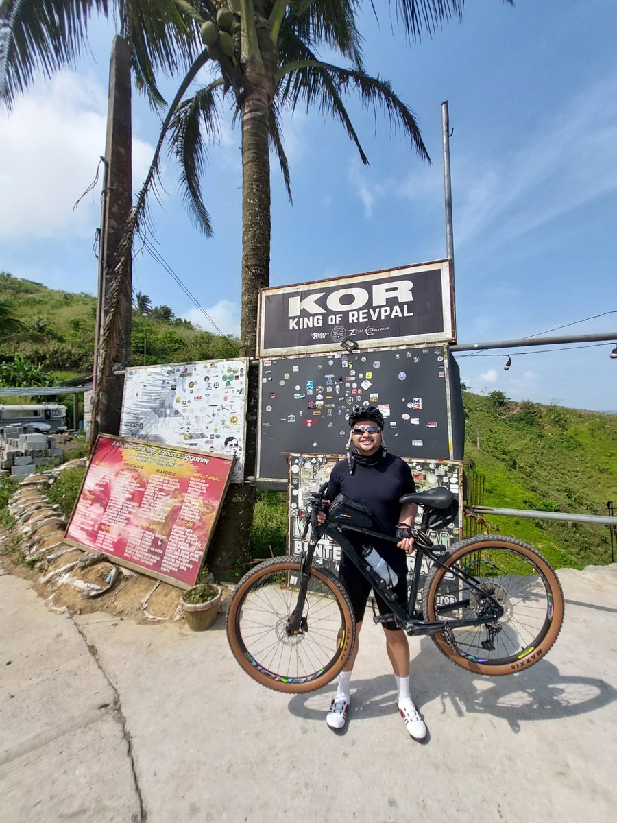 Lunes. First time akyatin ang Revpal. Ang hirap haha. Pero sulit! 🔥🙏❤️🚲😁