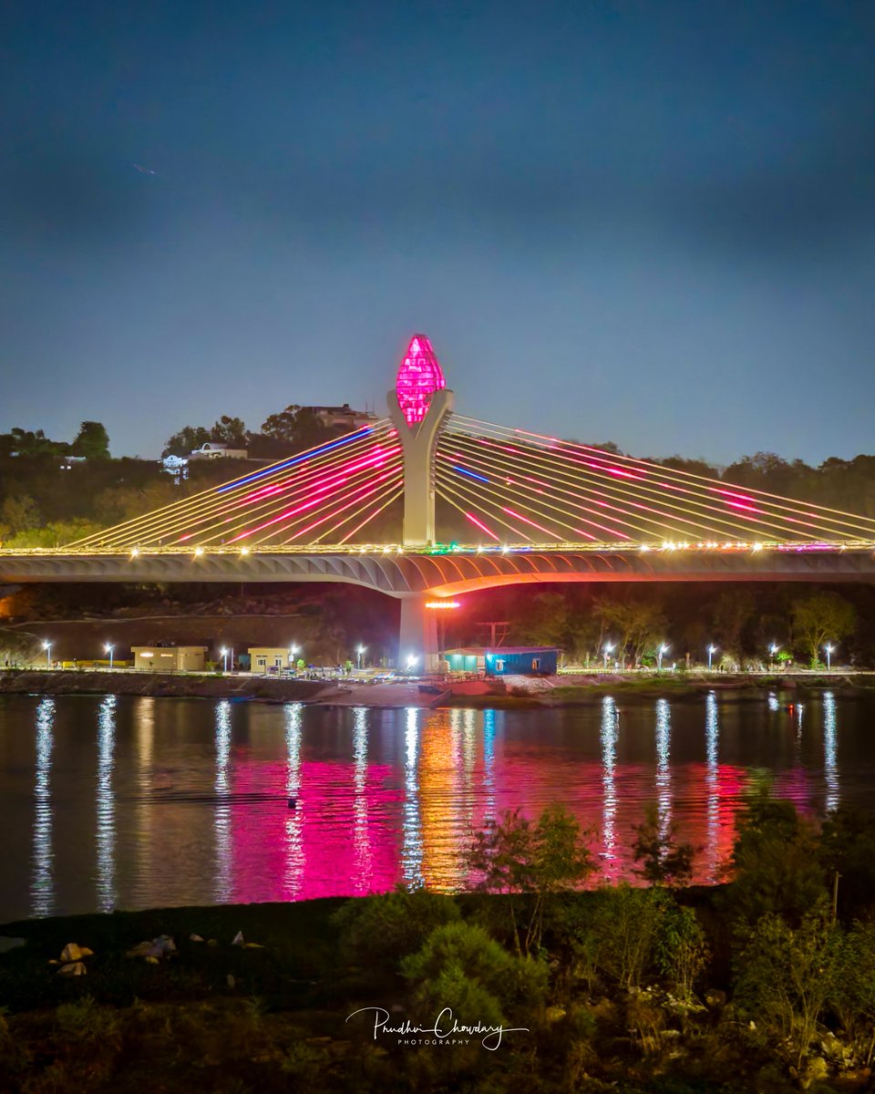 prudhvikoppaka's tweet photo. Dazzling Durgam Cheruvu Cable Bridge.
Shot on #SamsungS23Ultra
.
@HiHyderabad @swachhhyd #HydTweetMeet @tstdcofficial @incredibleindia @SamsungIndia https://t.co/Oa35Su8T3B