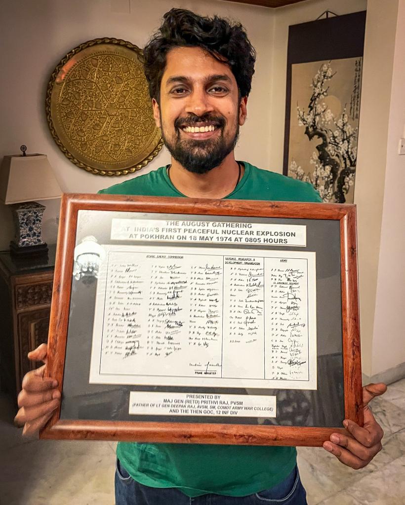 _AajKaArjun_'s tweet image. So this came out of the treasure trove of my classmate from school, Aashim whom I hadn&apos;t met in many years. Aashim&apos;s grandfather Maj.Gen(Retd.) Prithvi Raj was present at Pokhran-I. 

#RocketBoys2