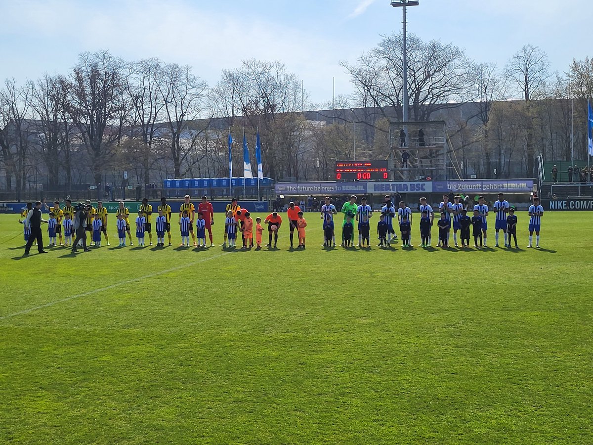 Es kann losgehen. #BSCBVB #BSCU19 #HaHoHe