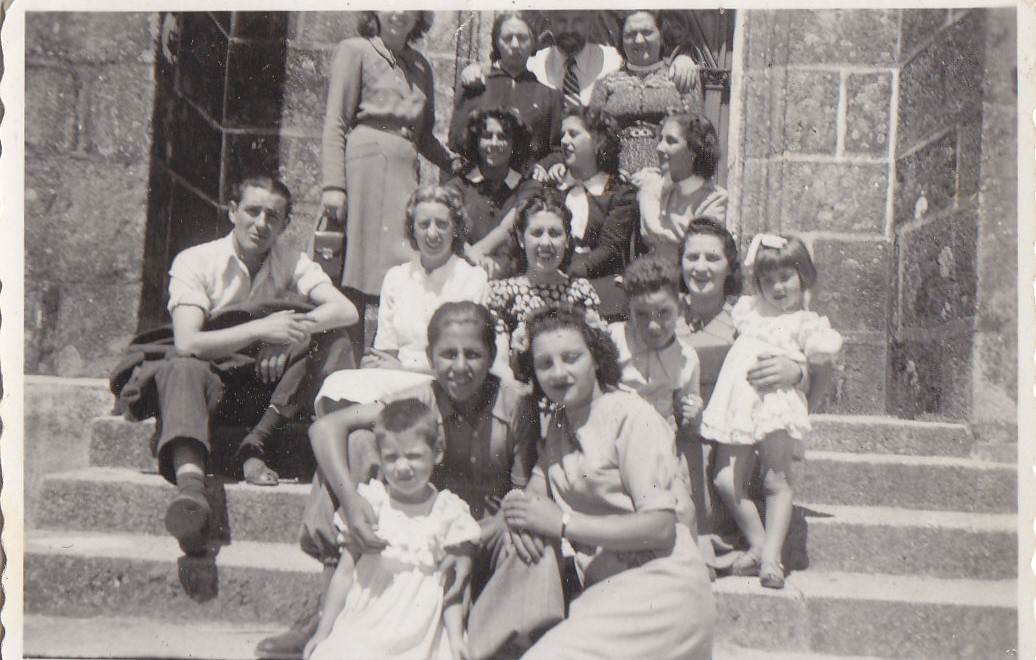 o_suido's tweet photo. Grande escritor comprometido coa cultura e a terra. Maila que se mudaran a O Grove en 1923, sempre volveu a #FornelosdeMontes para visitar as súas tías e prim@s. Hoxe dous premios do concello (un de poesía e outro de xornalismo) levan o seu nome. https://t.co/XxUF2etfY5