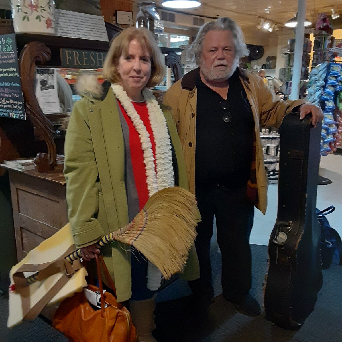 ThankyouMrA's tweet photo. #5amwritersclub Thank you, everyone, for your support. #BraveandCommon were thrilled to present their musical-comedy act on Friday. I have gone from being a paid #comedywriter to a paid performer. #grateful #happy https://t.co/FAlP7IAgDh
