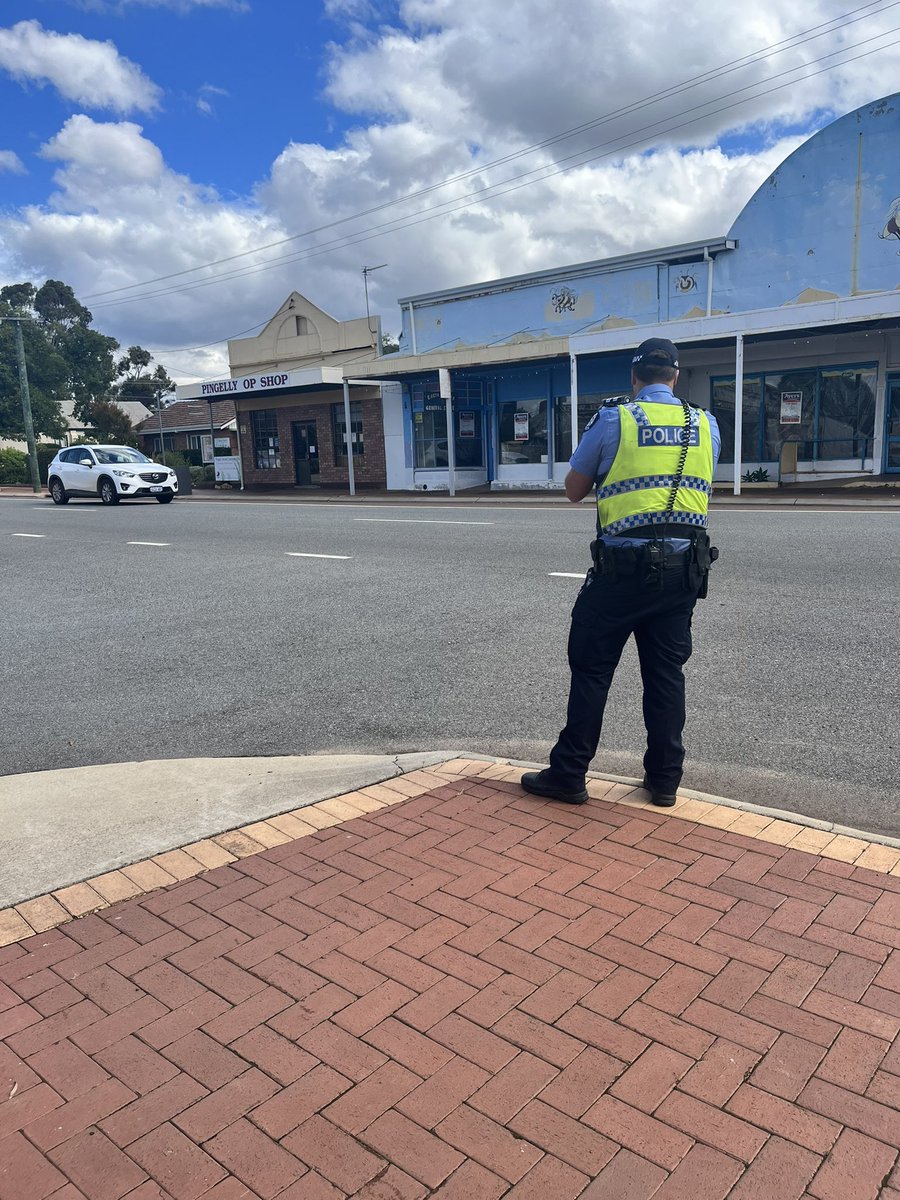 Pingelly Police conducting static radar on Parade Street today   Encouraging drivers to obey the 40 zone speed limit #fb