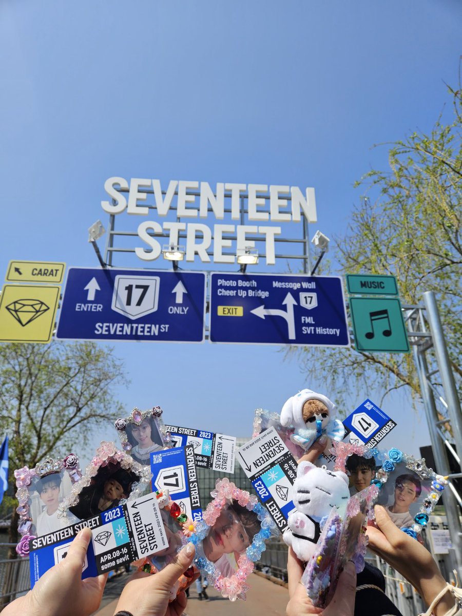 newshine427's tweet photo. #SEVENTEEN_STREET 
#seventeen 

어제는 정말 재밌는 시간을 보냈어
캐럿들과  만나면 늘 즐거웡
캐럿 언니들, 동생들 고마워용

(탑로더 준 연듀우님 너무 감사행) https://t.co/QVhfBI5DGI