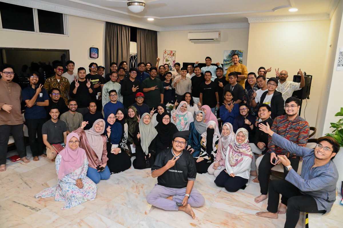 okmuazh's tweet photo. Guys. Aku ada satu confession.

Harap2 korang boleh terima lah benda ni 🙏

Sebenarnya...

Event #BOSAN7 ni bukan aku yang punya.

Aku rasa serba salah doh kalau tak cerita benda ni kat korang.

Ini perkara2 yang korang kena tahu sebelum puji aku sebagai organizer BOSAN7

👇🏼👇🏼👇🏼 https://t.co/AQnwsv0Xif
