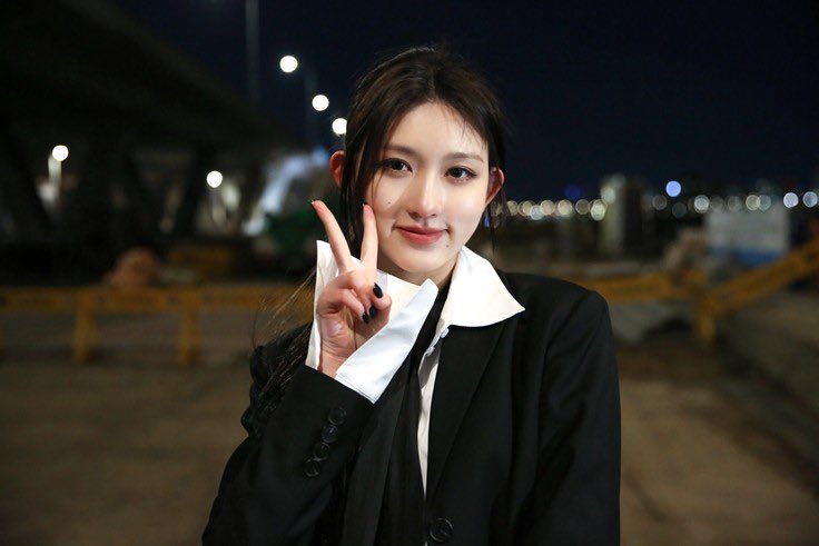 scyqtie's tweet photo. She's so fine 

#IveIVE #IVE #IAM
https://t.co/ikGxzXI7rb
