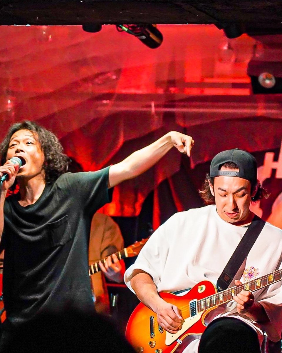 AiemuOfficial's tweet photo. 愛笑むワンマン東京公演
たくさんの人が遊びに来てくれた。
みんなで作った時間はかけがえなく
幸せな居場所が僕にはある。

不安な毎日もあれば
こんな素敵な時間がある

俺はこれだけあれば十分
最高な人生だと歌えるんです

みんなアイラブユー
早くまた会いたい

#愛笑む
#アイラブユーを届けよう https://t.co/etXLsTTfrz