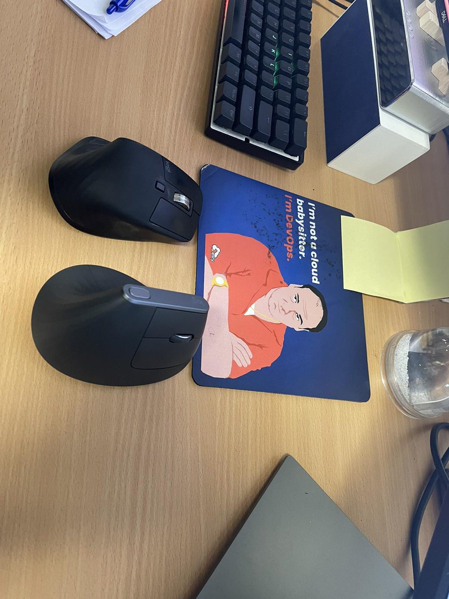 sqlheisenberg's tweet photo. Well lets try to get used to the vertical mouse...#mxvertical https://t.co/T0LawoYM5Q