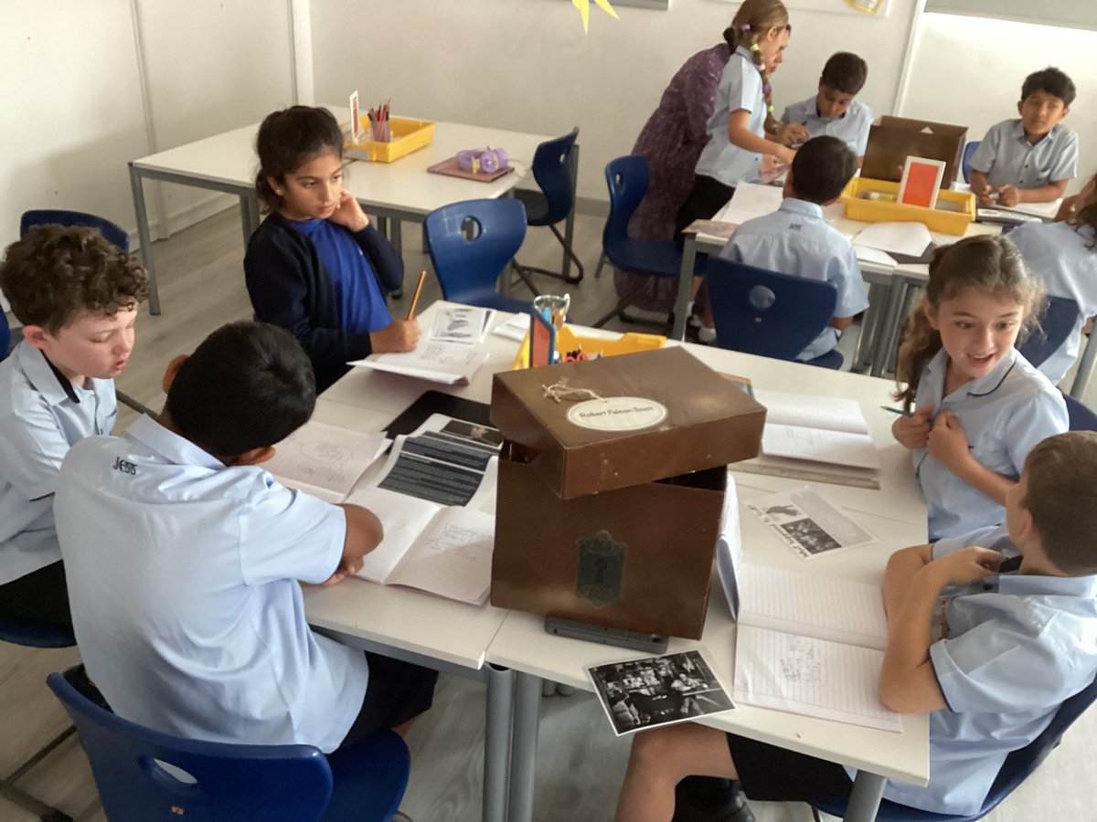 JESSPrimaryYR3's tweet photo. We have had a great start to our Explorers theme by learning to take notes on our 4 focus explorers for the term. We found artefact boxes in our classroom full of photos, maps and non-fiction sources of information. We can’t wait to find out more! #JESSPriEnglish @JESSPrimary https://t.co/I99OBp3S6p
