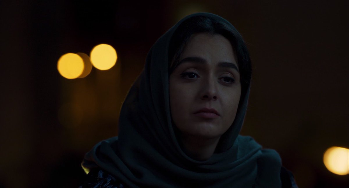 karsit_sinema's tweet photo. “Nasıl düşüneceğin değil, ne düşüneceğin öğretildi sana.”

🎬 Leyla’nın Kardeşleri, Saeed Roustayi(2022) https://t.co/OW274LXBcH