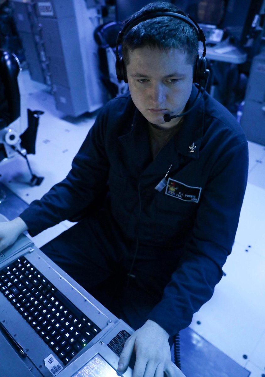 L_ThinkTank's tweet photo. ❗️ [ 🇨🇳 CHINE | 🇺🇸 ÉTATS-UNIS ]

🔸 Le destroyer américain lance-missiles Aegis, de classe Arleigh Burke, a navigué dans des eaux revendiquées par Pékin, en mer de Chine méridionale.

🔹️ Pékin affirme que « l'armée chinoise a suivi et surveillé les mouvements du destroyer ». 

🔹️  La Marine américaine, de son côté, déclare que cette « opération de liberté de navigation a respecté les droits, les libertés et les utilisations légales de la mer ».