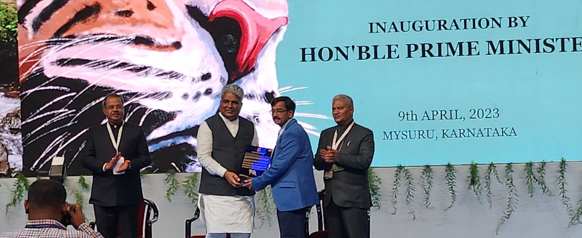 Unitedfortigers's tweet photo. Secretary General, GTF @Dr_RajeshGopal received the GTIC lifetime achievement Award for his long-standing and unparalleled efforts on conserving wild tigers #ProjectTiger #50YearsOfProjectTiger #tiger https://t.co/82ApYq7xFq