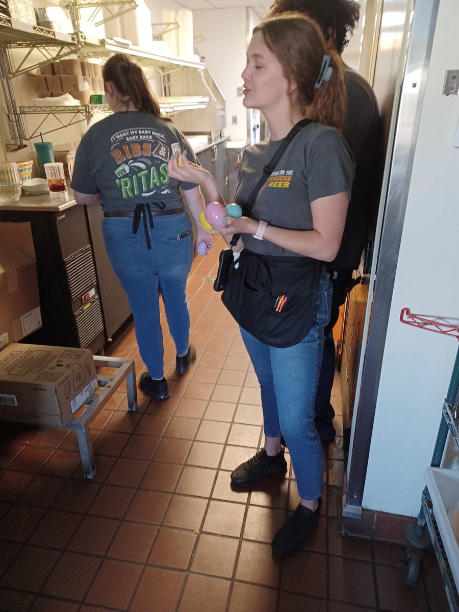 cdcox71's tweet photo. Big kids definitely still love an Easter egg hunt! Awesome job Julie! #FreeTripleDipper #SoMuchCandy @Mikwhittington @CaraLiebman @maliyahhamilton @ethandshaffer https://t.co/zscfOrMASi