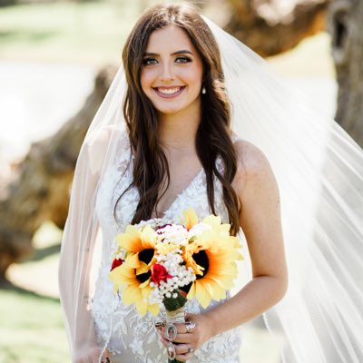 kelsidthompson's tweet photo. I’m a wife! 🥳💍 https://t.co/6VvQYoBYm5
