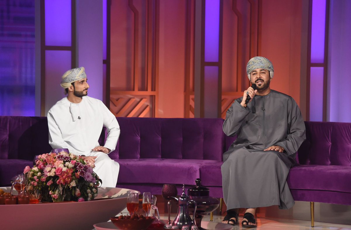 HamedMoosa3's tweet photo. كانت أمسية جميلة مع المذيع المتألق #عبدالله_السباح ونخبة من المنشدين:
بدر الحارثي، محمد السيابي، عماد رجب، باسل مصطفى 
وضيف الشرف الدكتور محمد مصطفى (ابو راتب)
#قبل_الواحدة https://t.co/pL7ypFIV0T