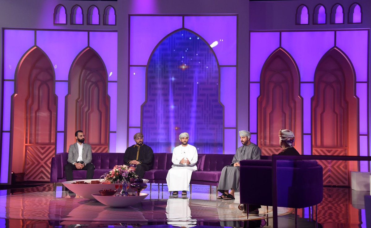 HamedMoosa3's tweet photo. كانت أمسية جميلة مع المذيع المتألق #عبدالله_السباح ونخبة من المنشدين:
بدر الحارثي، محمد السيابي، عماد رجب، باسل مصطفى 
وضيف الشرف الدكتور محمد مصطفى (ابو راتب)
#قبل_الواحدة https://t.co/pL7ypFIV0T