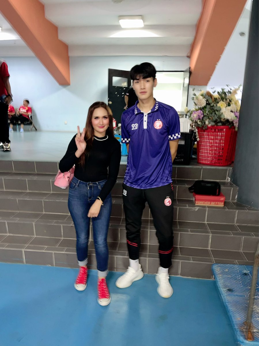 With Oppa Kim Min Gyu 🫶🏻

감사합니다 🙏🏻

#KelantanFC #TRW #KelantanTRW #GomoKlateGomo #gomokelategomo #trwselamanya #thepowerofgomomindset #Kpop #oppakim #korean