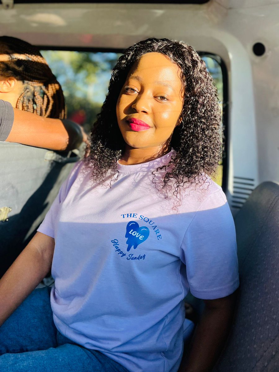 ThandyZee's tweet image. Sun kissed