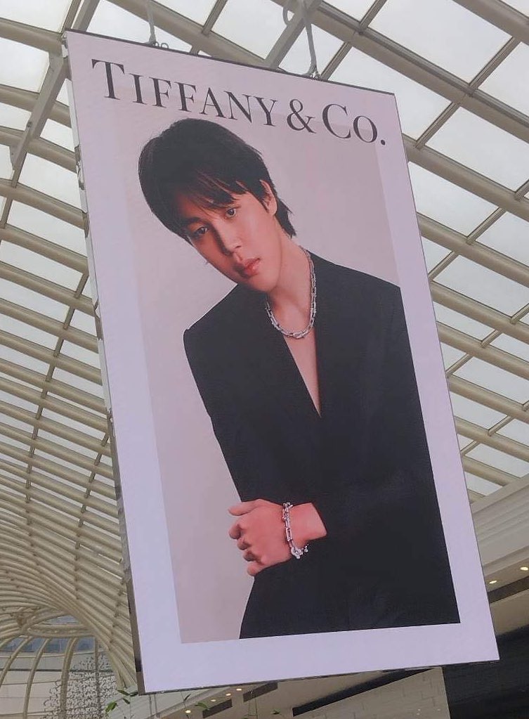 Tiffany & Co. se met à l'heure sud-coréenne en nommant Jimin