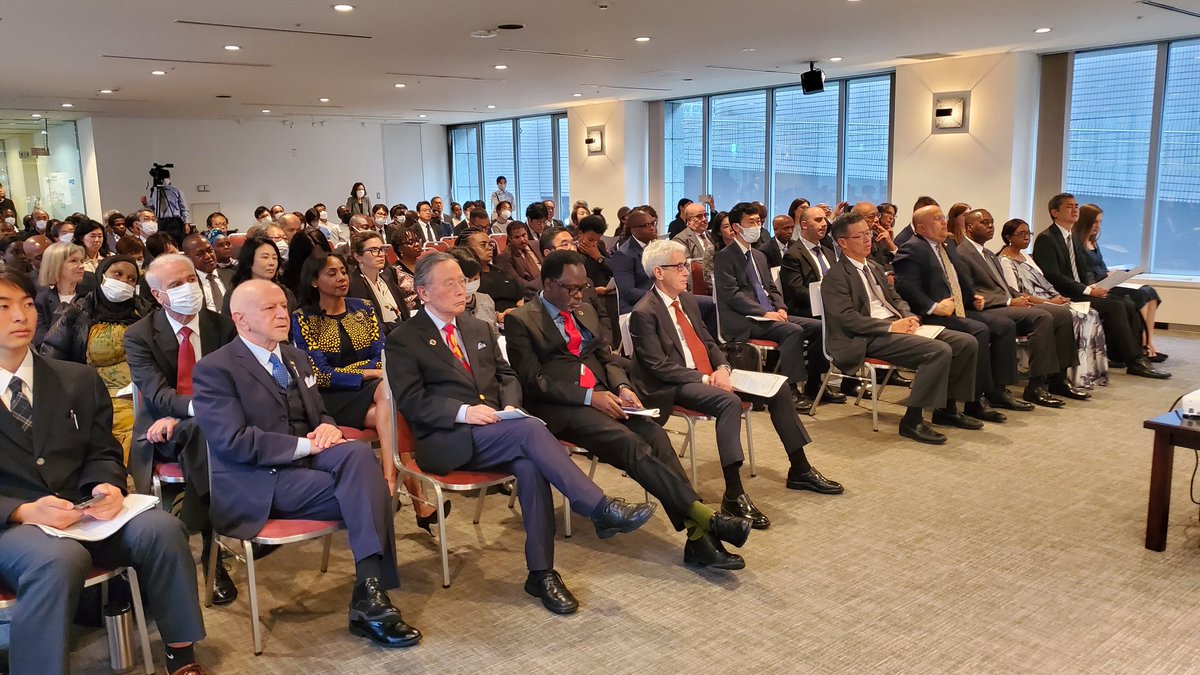 ErnestRwamucyo's tweet photo. Remember-Unite-Renew #TwibukeTwiyubaka. Thank you @MofaJapan_jp and friends of @RwandainJapan for your support and solidarity at the launch of #Kwibuka29. This consoles the survivors and keeps the memory of our loved ones who perished during the 1994 Genocide against the Tutsi. https://t.co/0nJAP2lxKE