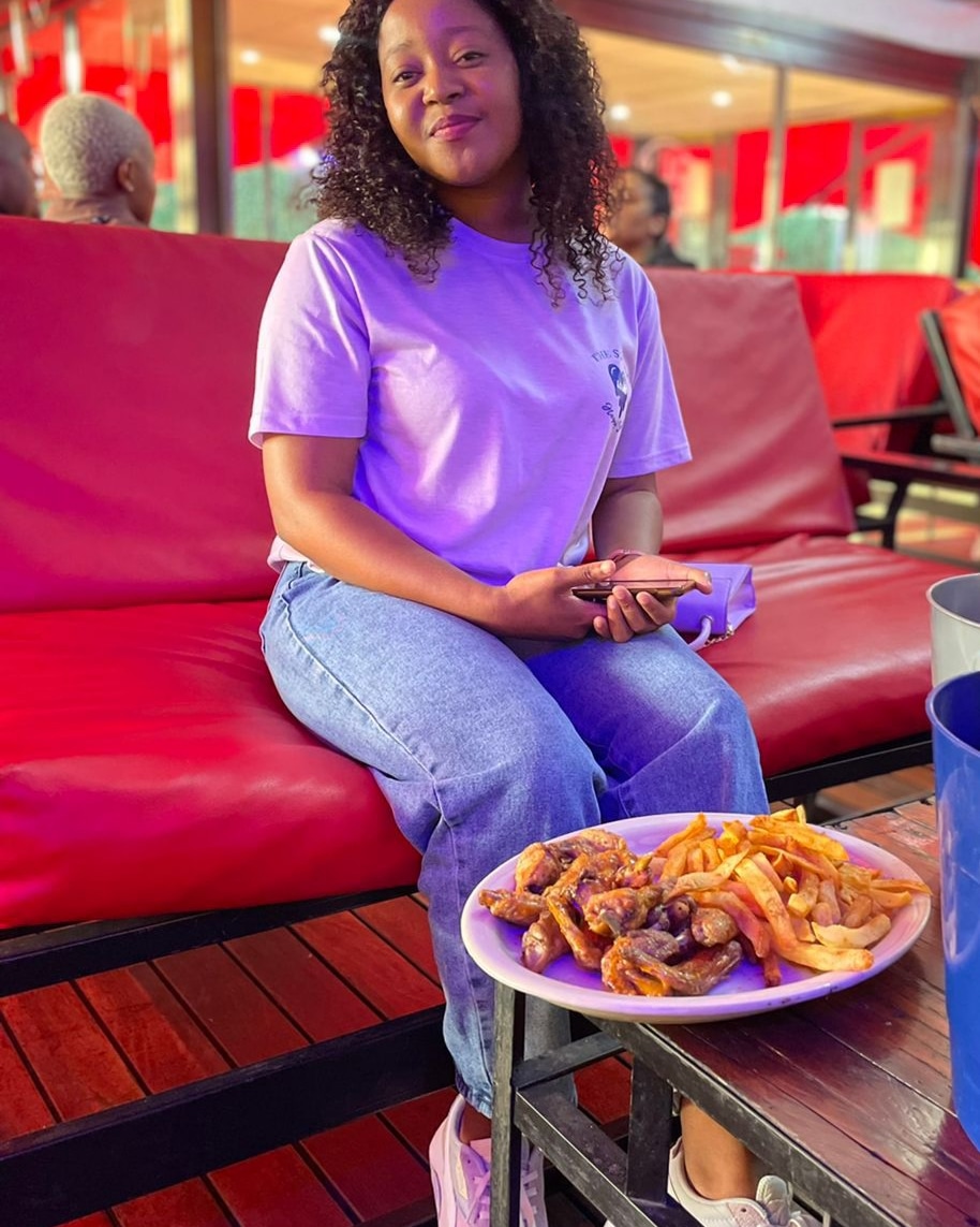 ThandyZee's tweet image. 🥩🍛🥂