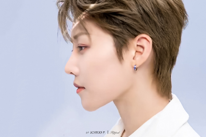 Chiếc xương hàm bén vl của nữ hoàng @XinLiulyx0420  🥺🥺🥺
#XINLiu #LiuYuxin #LưuVũHân #刘雨昕