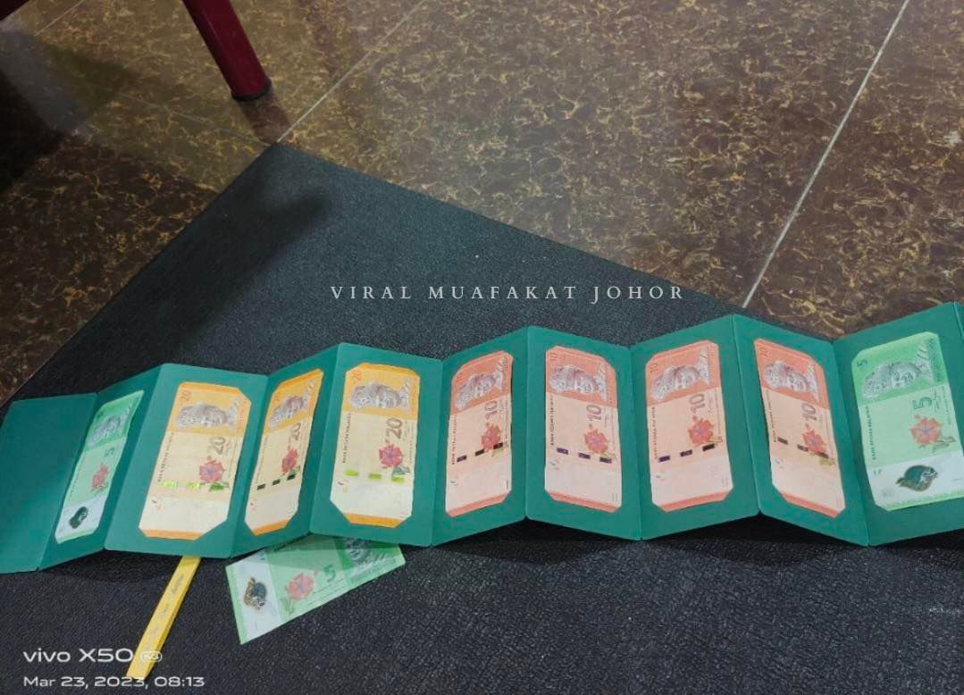 SinaranW's tweet image. Sampul ni lah yg para isteri suka 😂

kredit Viral Muafakat Johor 

 #sinaranwanita #sampulraya #untukisteri #special #laindariyanglain #setuju #lawak #semogadapat #hint #panjangbetul #happykalaudapat