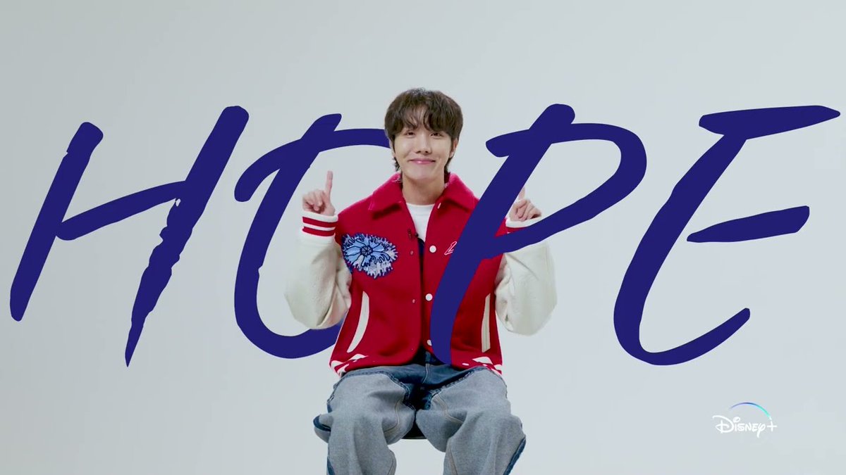 DisneyPlusSG's tweet photo. We always got time for Hobi 💜 Watch #jhope discuss his latest album, music and his documentary - j-hope IN THE BOX, now streaming on #DisneyPlusSG: 

https://t.co/KGDPNUTyyd https://t.co/0qoG18YDFD