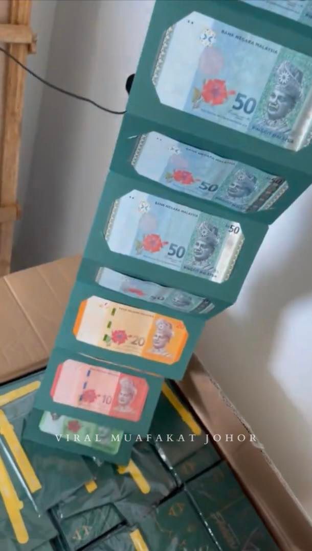 SinaranW's tweet image. Sampul ni lah yg para isteri suka 😂

kredit Viral Muafakat Johor 

 #sinaranwanita #sampulraya #untukisteri #special #laindariyanglain #setuju #lawak #semogadapat #hint #panjangbetul #happykalaudapat