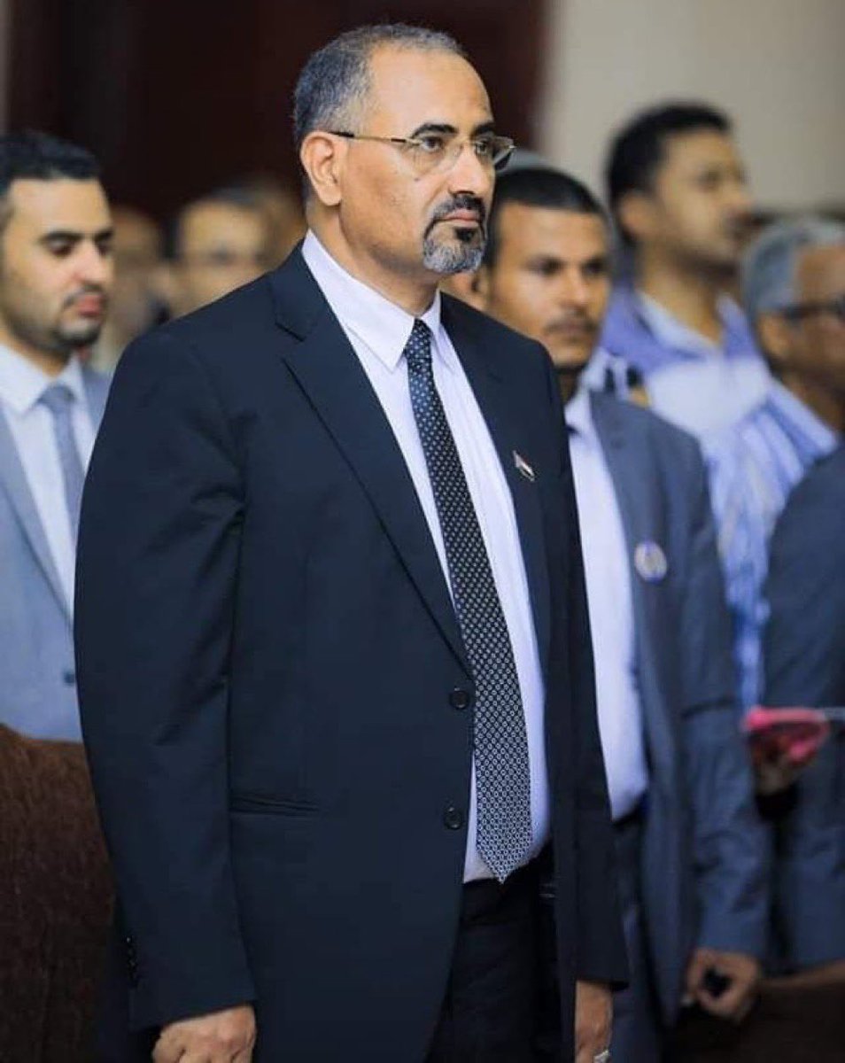 smauae1's tweet photo. إيماني بهذا الرجل .. وبصدقه تجاه قضيته .. تجعلني مطمئنة ..أنه مهما مورس عليه من ضغط .. فلن يُكسر له ظهر ..
.
.
#عيدروس_الزُبيدي 
#الجنوب_العربي 
#الجنوب_مفتاح_الحرب_والسلام https://t.co/BiNgrEEVZs