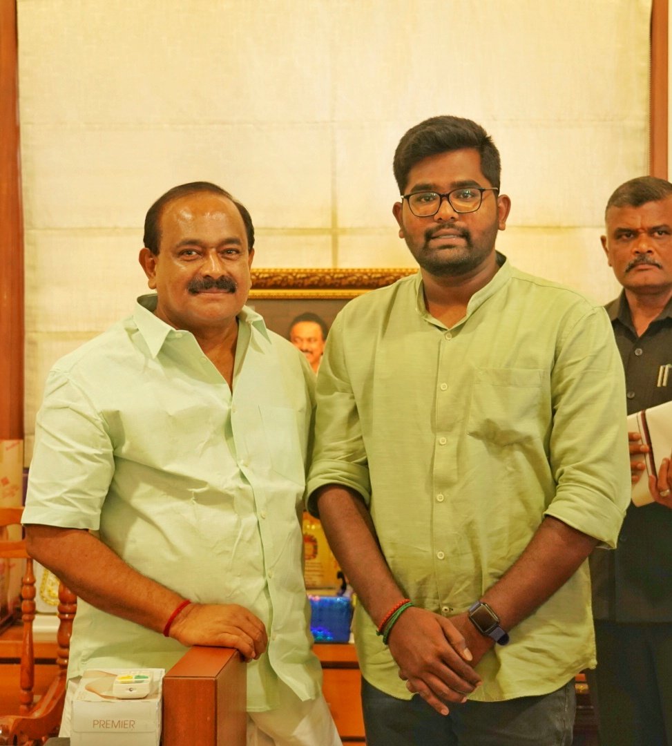 kecdinesh's tweet photo. தொகுதியே தாய் வீடு, தொகுதி மக்கள் அனைவரும் உற்ற உறவுகள் என்று பேதம் பார்க்காமல் அன்பு செலுத்தும் எங்கள் அருமை அண்ணன் மாண்புமிகு அமைச்சர் பசுமை நாயகர் திரு.அர.சக்கரபாணி BA அவர்களுக்கு உளமார்ந்த வாழ்த்துகளை தெரிவித்து மகிழ்கிறேன்🖤❤️🌄

#HBDSakkarapani @mkstalin @sunnewstamil https://t.co/bTxLPrkFIw