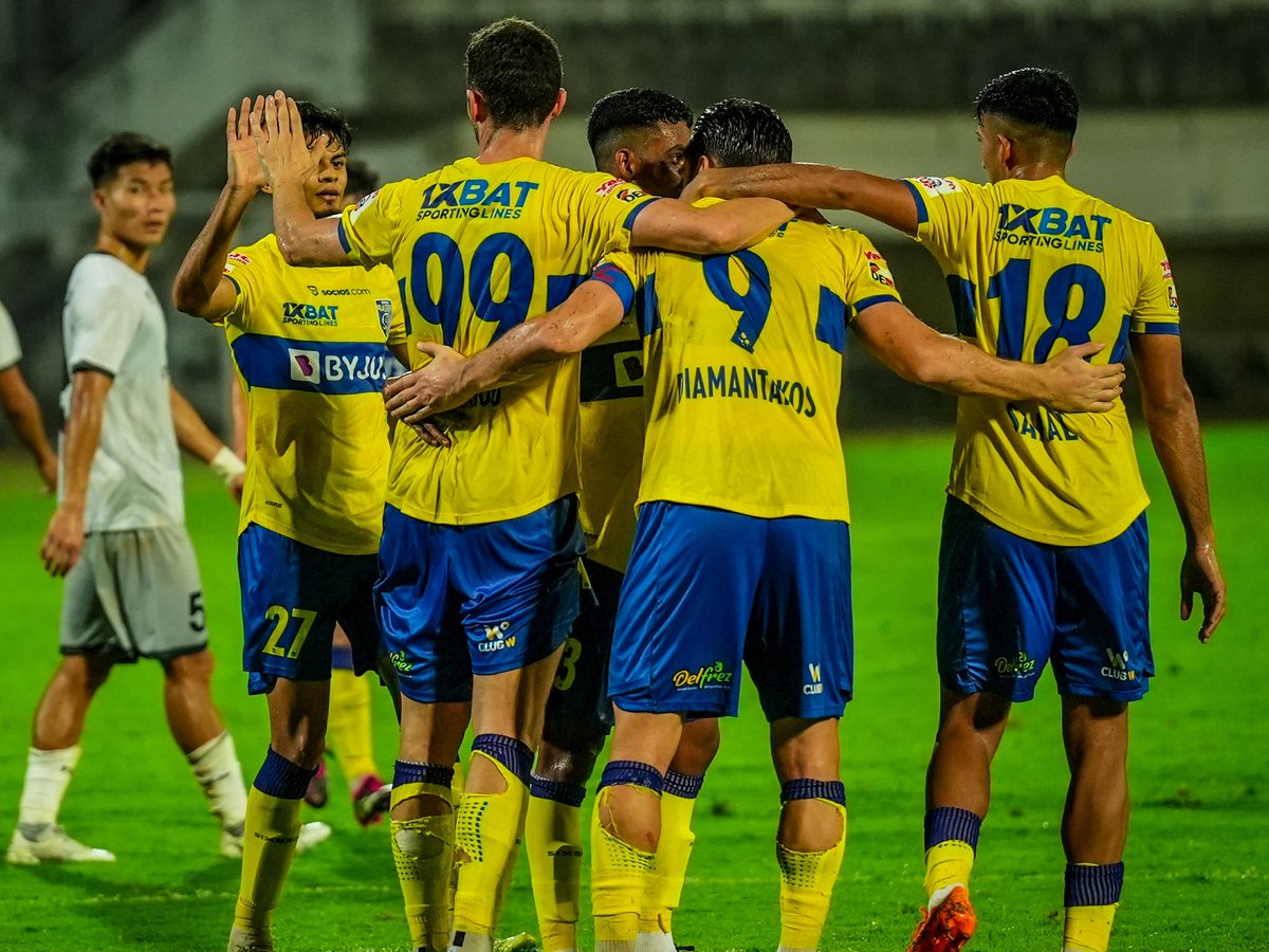 KeralaBlasters's tweet photo. 3 Goals ✅
3 Points ✅
A perfect start to our #HeroSuperCup campaign 👌
#KBFCRGPFC #ഒന്നായിപോരാടാം #KBFC #KeralaBlasters https://t.co/U5JULYHoNR