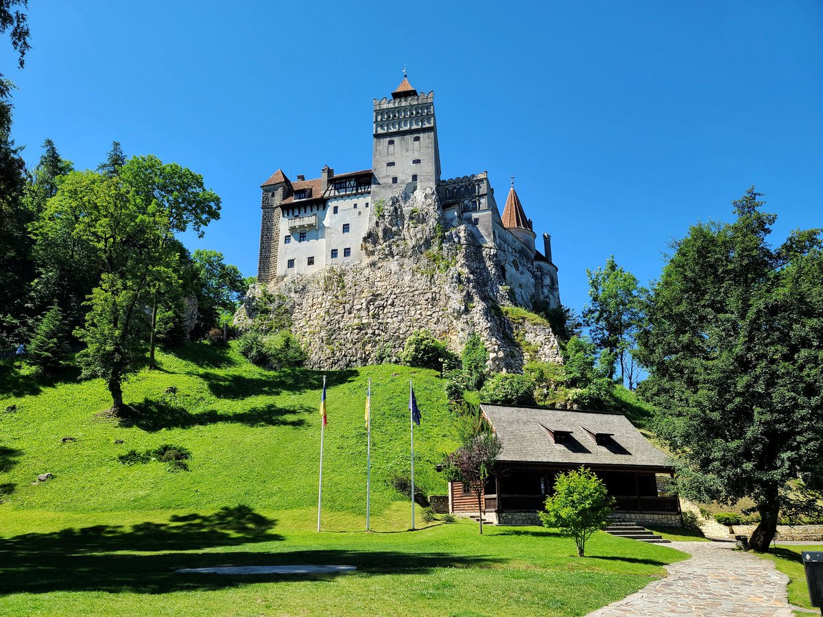 HangryBackpackr's tweet photo. Bran Castle aka 'Dracula' Castle review and guide out now!
https://t.co/WhLXTR2Ev5 https://t.co/N4HQhr4IIV