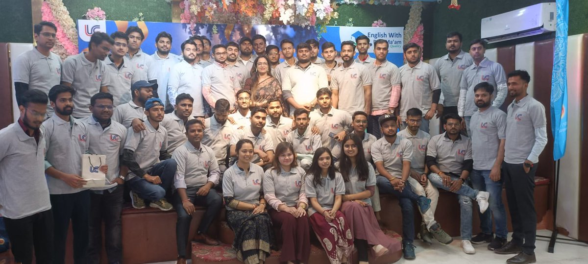 Shubh210341's tweet photo. CGl 2021 selected candidates Grand Meet Up in Delhi with Rani ma'am 

@NikhilGuptaID 
@EnglishWithRaniMam
@DoPTGoI 
@SSCorg_in 
@RbeJain https://t.co/1nhgVWZGRH