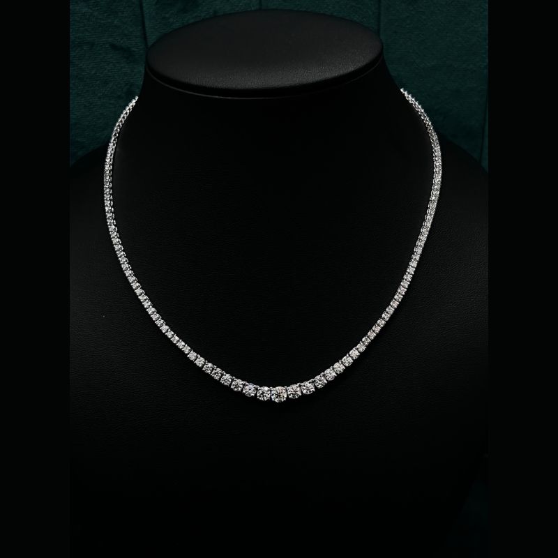 Check out this excellent design of Natural Round Diamond Graduated #TennisNecklace from Divour #Diamonds 💎to stylish your casual to party attires with minimalistic design. ✨

#necklaces #necklacesets #necklacestyle #diamondnecklace #necklaceforher #necklaceforsale #jewellery