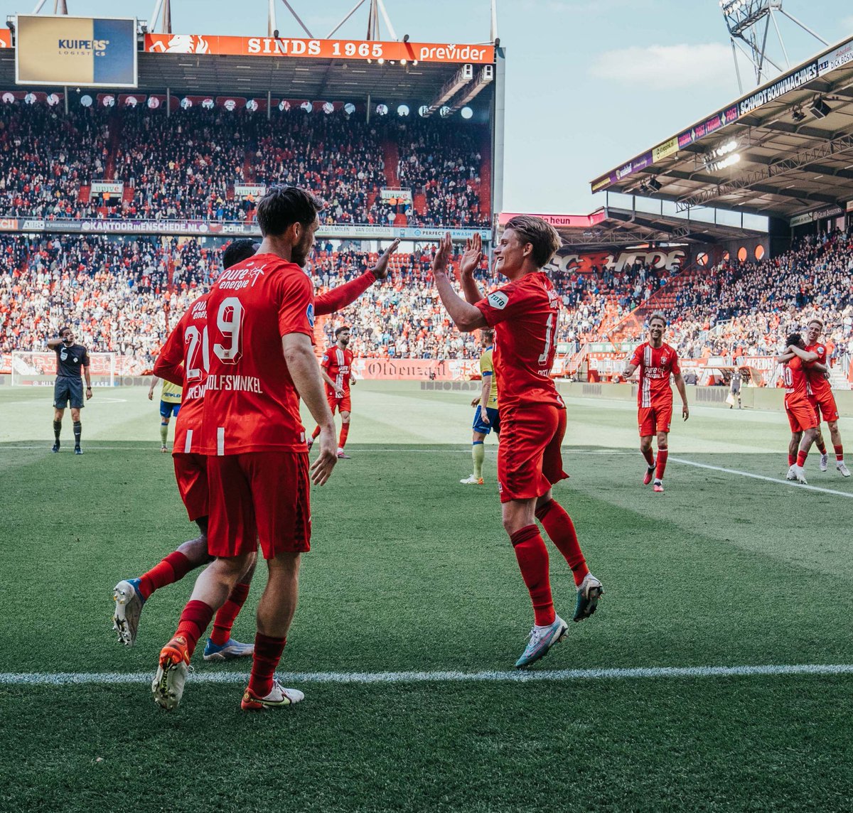 fctwente's tweet photo. 📸🤩
#TweCam
#FCTwente https://t.co/hZspSMF8at