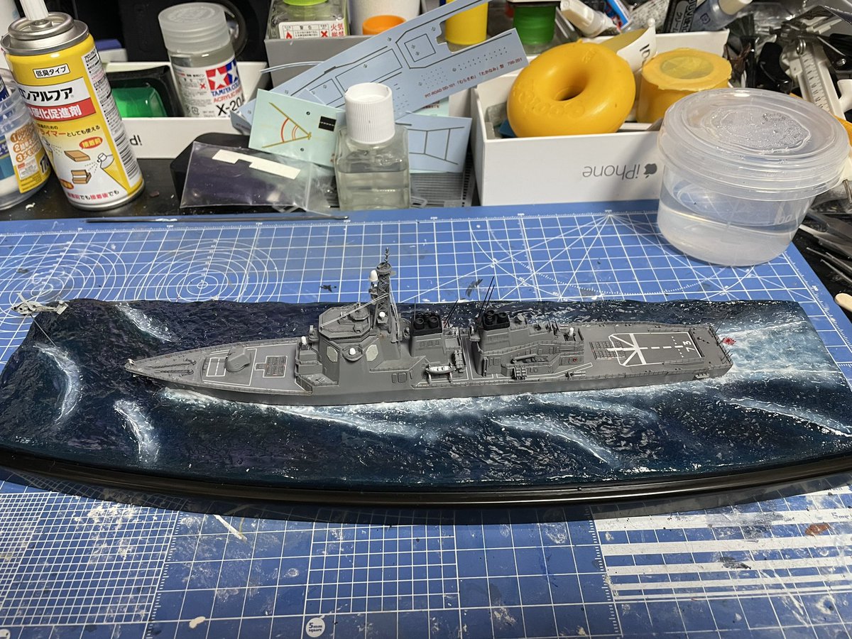 ダイソーのケースを利用して、イージス艦こんごうのジオラマを作製しました。細かいとこはスルーでお願いします。
#イージス艦　#ジオラマ　#海上自衛隊