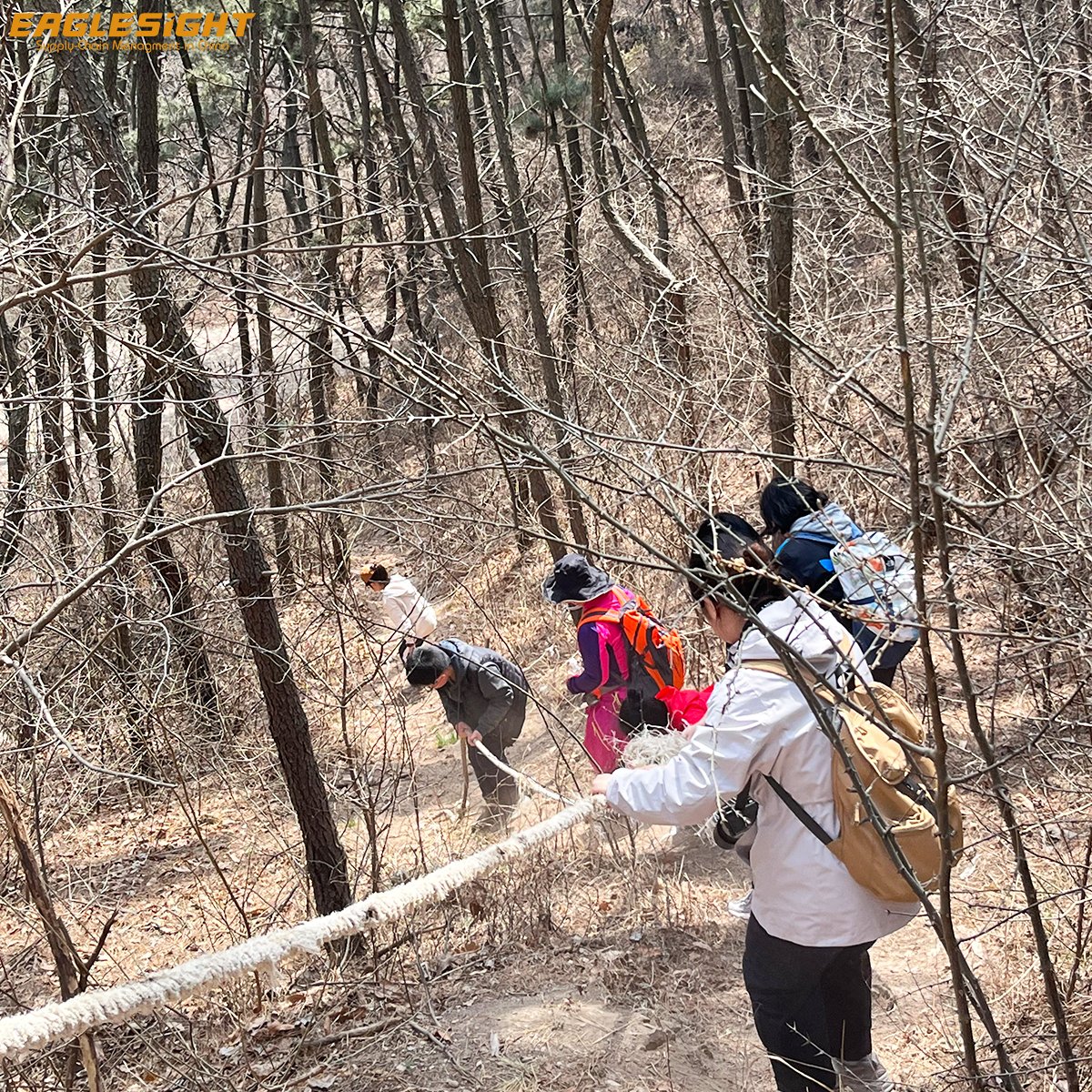 tent_oem's tweet image. Spring is the best time of a year! There is a good tradition of hiking in spring in China.

On a sunny warm day in early sprint, the Eaglesight team went for a hiking, up hill and then down to the beach.

It was a wonderful trip.

#springhiking #teambuilding