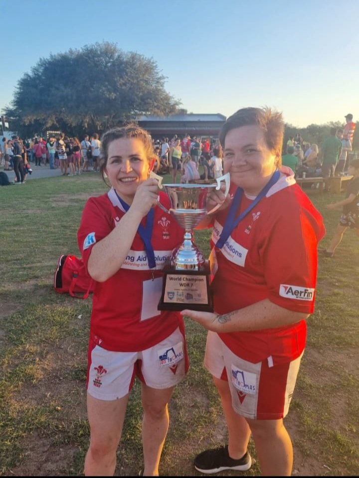 World Deaf Rugby 7s? Completed it mate! 👏🏴󠁧󠁢󠁷󠁬󠁳󠁿 

Llongyfarchiadau Kirsten and Hannah, two of our own, and all the bechgyn a merched of @WalesDeafRugby for an unbelievable dominance in Argentina. Mor falch/ so proud!! 

#TwoofourOwn #UptheWell 

⚫️⚪️⚫️