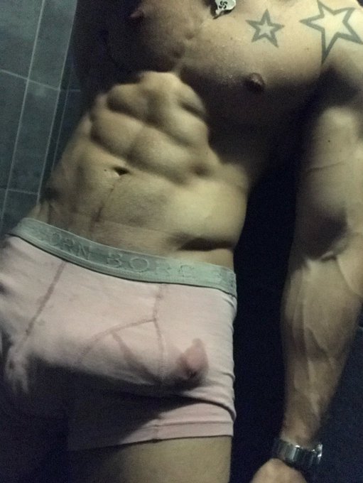 Show me where I can put this sweated tool after workout … ?? https://t.co/YR5JcwRZjl