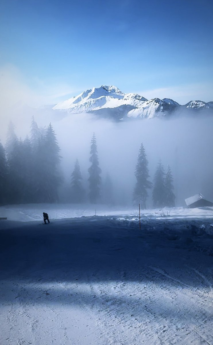 _JLP95's tweet image. You cannot buy happiness, but you can buy a lift pass⛷️🎿