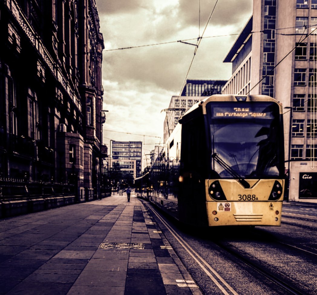 MonicaCrimmins's tweet image. Happy Easter Monday. Have a good one. Been experimenting with colours on my photos this weekend.  #MANCHESTER #tfgm #deansgate