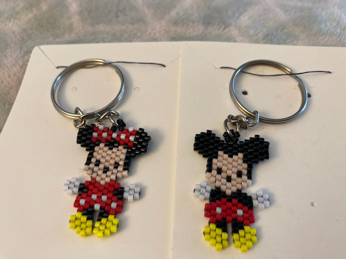 ¡ULTIMAS 
NOVEDADES 
DE DOMINGO!

♥️¿Qué os parecen los 
nuevos llaveros de 
MICKEY Y MINNIE MOUSE?♥️

#Disney #mickey #minnie #minniemouse #mickeymouse #miyuki #miyukibeads #delica #miyukidelica #disneymiyuki