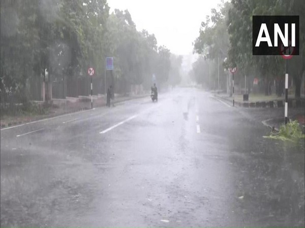 ani_digital's tweet photo. Skymet forecasts 'below normal' monsoon for India

Read @ANI Story | https://t.co/58hu1uLrEu
#Skymet #Forecasts #Monsoon #BelowNormal https://t.co/GXmCSt4lRG