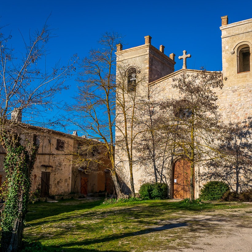 costadauradatur's tweet photo. ⛪️ Escapeu-vos a #Pontils i descobriu un poble carregat de llegendes. Sabíeu que el poble té espais màgics com el Santuari de Sant Magí de la Brufaganya, d'on emana una aigua considerada miraculosa?

📸 jdibrussosa, josep_d_61, https://t.co/f9iFEAw6Eb, ricardaldea

#CostaDaurada https://t.co/xBznrFi8VZ