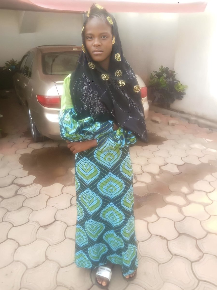 Lorde_Em's tweet photo. MISSING PERSON❗️❗️❗️

Name: Blessing Luwe
Age: 19
Last seen: Friday 7th April, 2023. Around Zenith Bank 3rd Avenue, Gwarinpa Abuja. 

If seen please contact this number 08106673275

Kindly retweet https://t.co/oxNqBz9n23