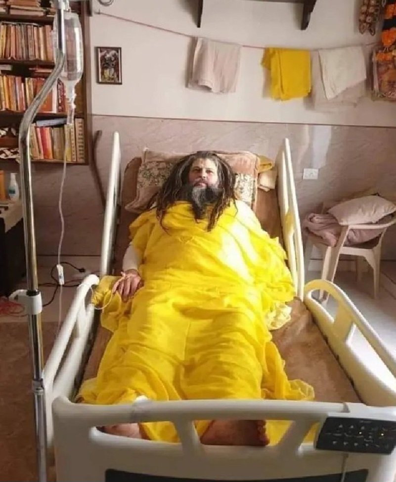 अंधभक्तों का महाकाल
ये वही पाखंडी साधुसंत है जो गाय के गोबर को #कोहिनूर_हीरे से भी महंगा बताते हैं
और गोमूत्र को सुपर एंटीबायोटिक दवा घोषित करते हैं।आज बीमार हुवे तो विज्ञान का सहारा लेकर हॉस्पिटल में भर्ती है, गोमूत्र गाय का गोबर सिर्फ #OBC_SC_ST को ही सूट करता है। 
<a href="/kmrvivek14/">VIVEK KUMAR</a>